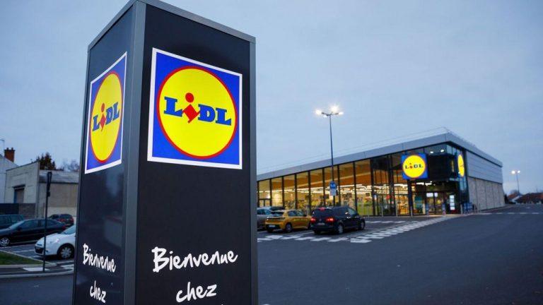 Enseigne lumineuse éclairée