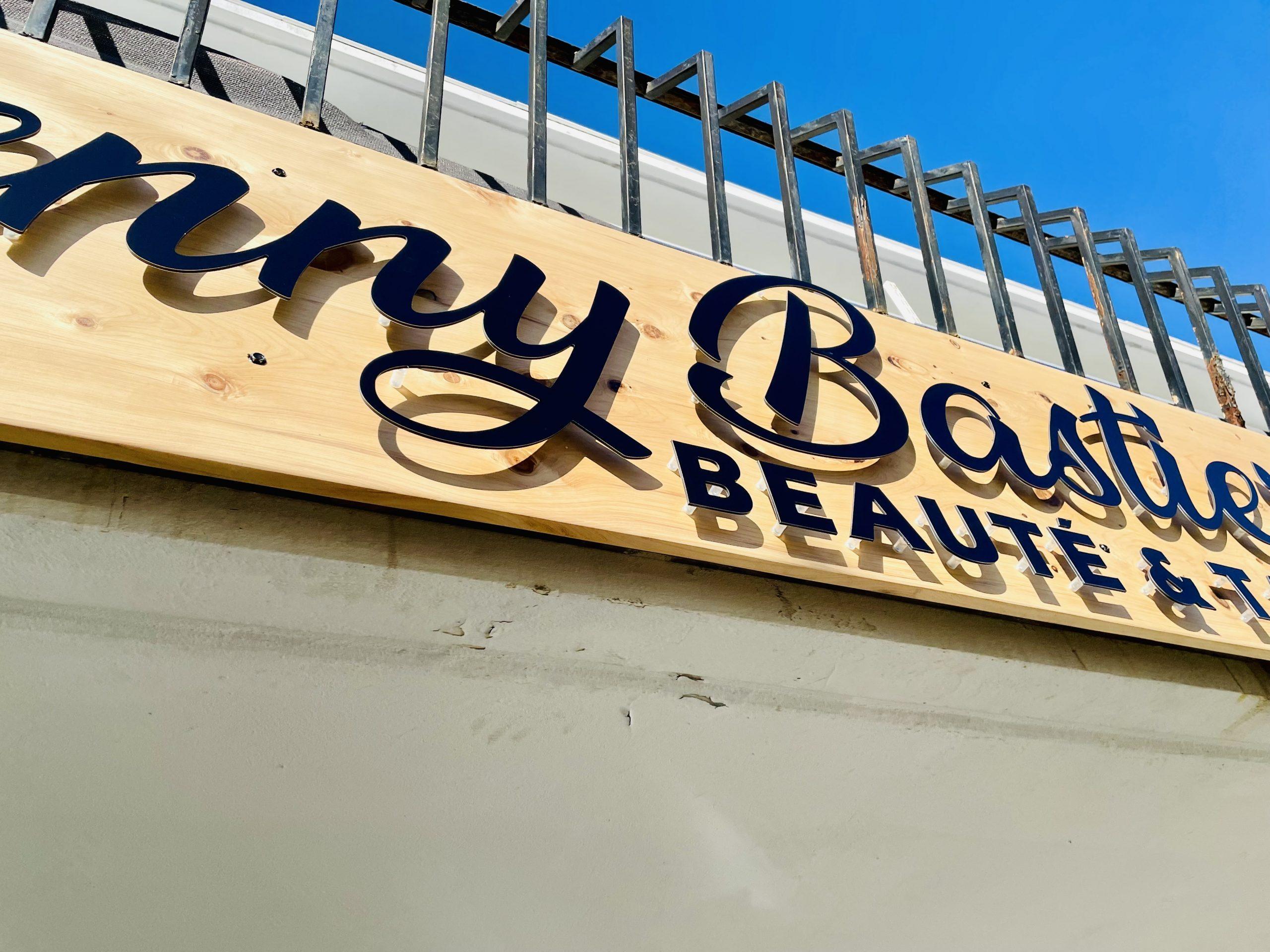 Enseigne lettrage personnalisée Marseille