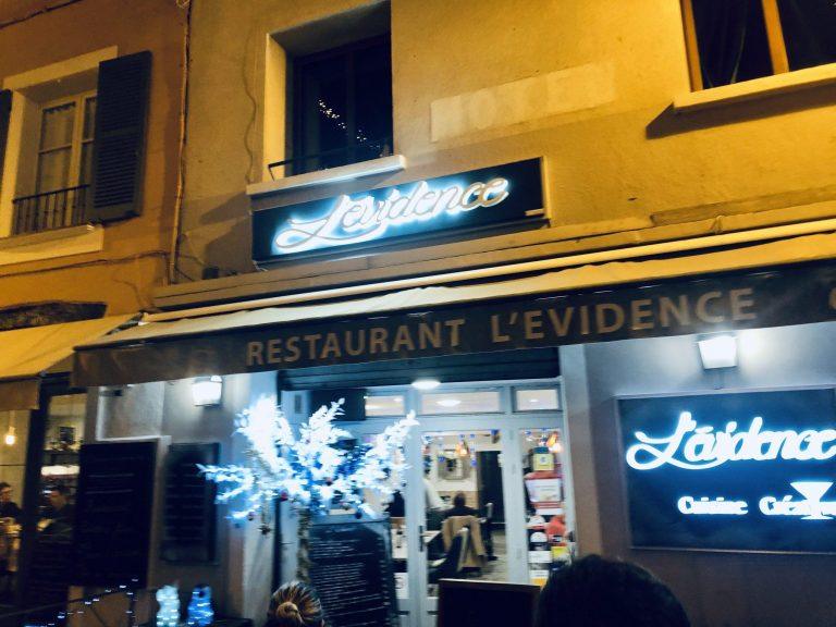 Enseigne lumineuse d'un restaurant Marseille