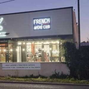 Enseigne lumineuse éclairée Marseille