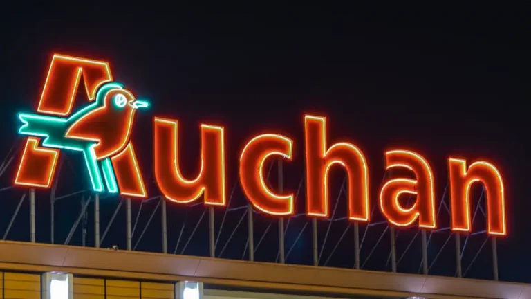 Enseigne lumineuse Auchan Marseille