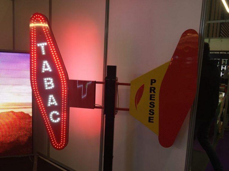 Enseigne drapeau carotte tabac Marseille