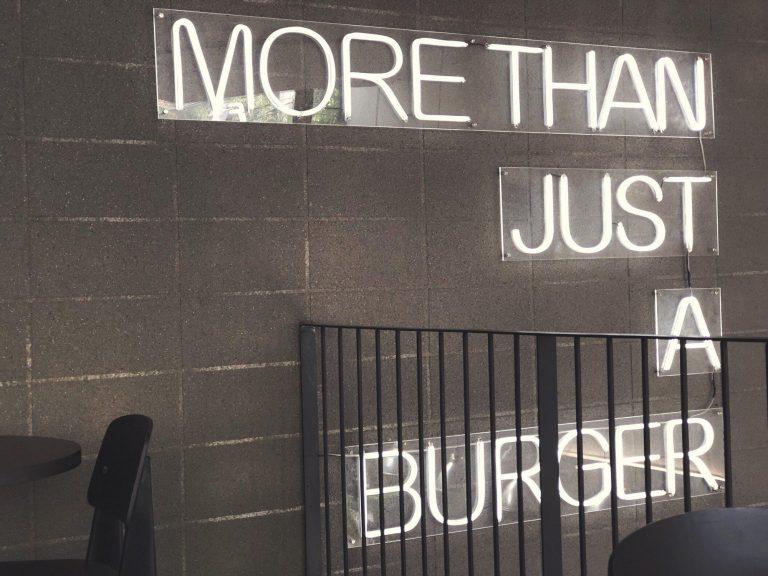 Enseigne néon Marseille