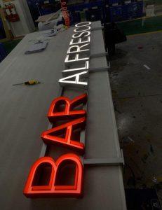 Fabrication enseigne lettres lumineuses Marseille