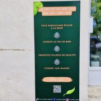 Enseigne caisson lumineux avec lettres PVC